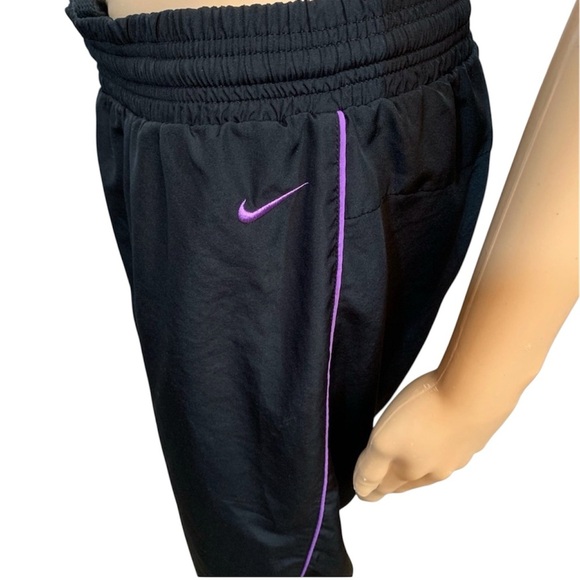 Nike Capris Sport Pants - Picture 2 of 8